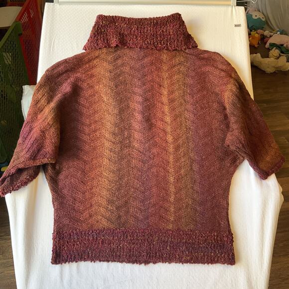 Dressbarn Women Sweatshirt PETITE M Burgundy Chevron Short Sleeve Turtleneck - Picture 9 of 9